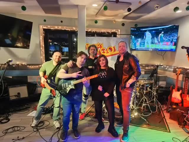 READY SET GO Band Live at BigShots