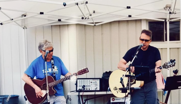 Live Band – STRUM ’N HICKS