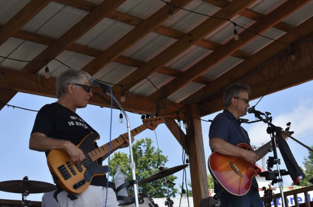 Live Band – STRUM ’N HICKS